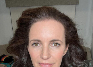 “The Secret to ‘Sex and the City’ Star’s Youthful Eyes at 59: 2 Must-Have Tools”