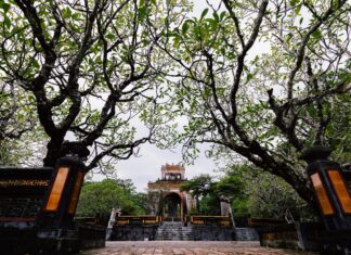 The Emperor’s Rest Stop: A Tranquil Retreat at Emperor Tu Duc’s Tomb