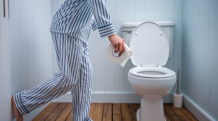 The 3 Tell-Tale Signs of Longevity: What Your Bathroom Breaks Say About Your Health