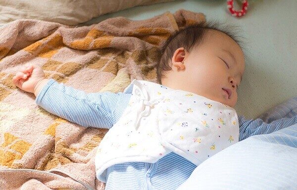 The Three Sleeping Positions That Impact a Child’s Appearance and Intelligence: A Warning for Parents
