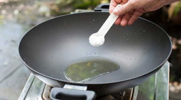 The Secret Ingredient to Prevent Oil Splatter When Pan-Frying Fish