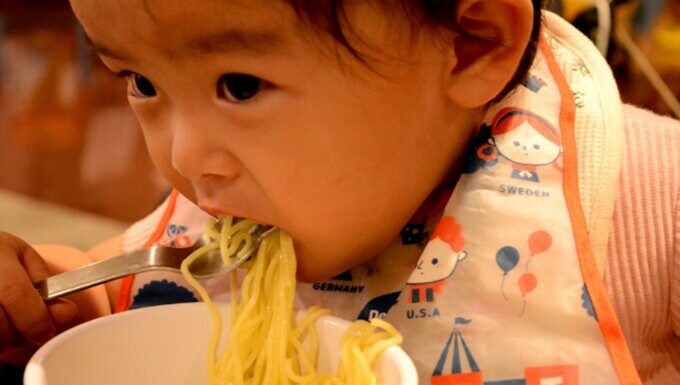 8 Snacks That Are Harmful But Still Given To Children Daily By Unknowing Parents