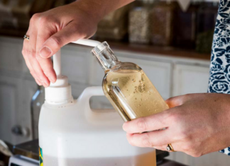 What Magic Happens When You Mix White Vinegar and Dish Soap?