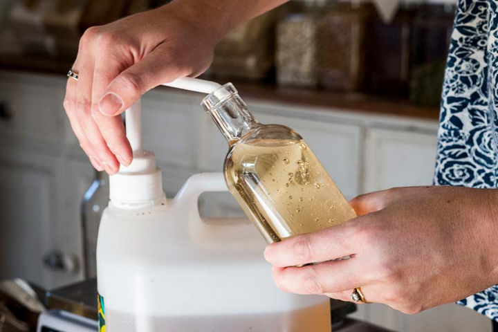 What Magic Happens When You Mix White Vinegar and Dish Soap?