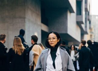 The Ultimate Guide to Turtleneck Sweaters: A Fashionable Weapon for a Style-Savvy Winter Wardrobe