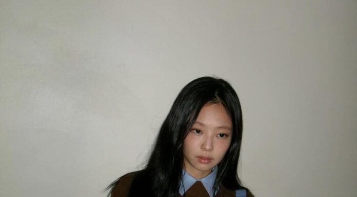 The Ultimate Guide: 5 Ways to Style a Sweater Like a Fashion Pro