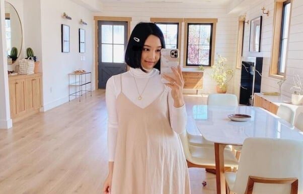 “The Ultimate Guide to Choosing Outfits that Flatter Your Figure: A Confidence Boost for Pregnant Professionals”