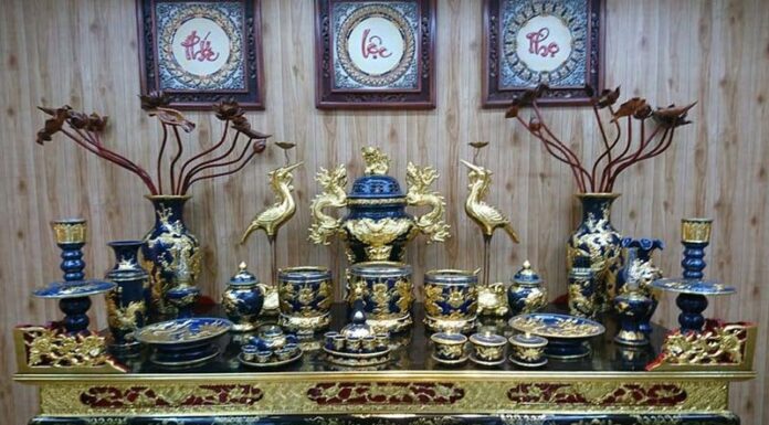 The Perfect Placement of the Incense Tray on Your Ancestral Altar for a Peaceful Home and Prosperity