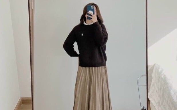 The Ultimate Guide to a Youthful Look: 4 Must-Have Skirt Styles for the Cold Season