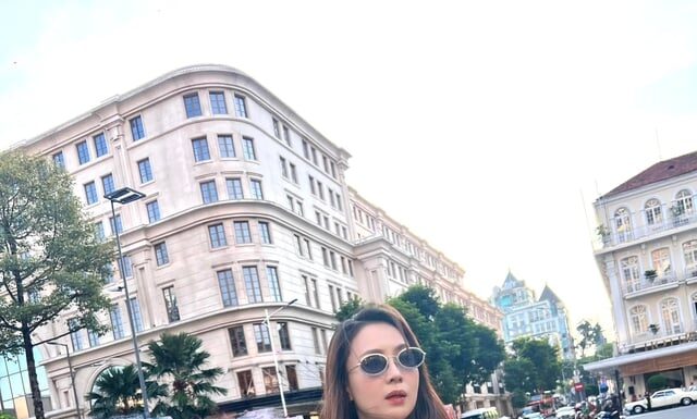 The Ultimate Guide to Styling Maxi Skirts: Hong Diem’s Elegant Ensembles