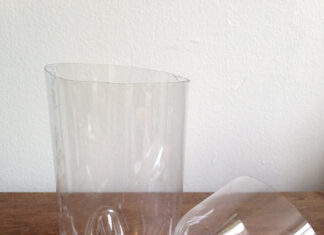 The Magic of Cutting Plastic Bottles in Half: A Quick and Easy Kitchen Hack.