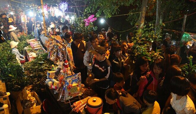 The Quirky Fair: A Unique Trading Experience in Quang Tri Province, Vietnam
Where Haggling is Unnecessary