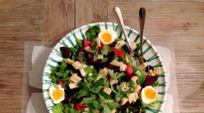 The French Women’s Guide to Staying Slim and Svelte Without Dieting