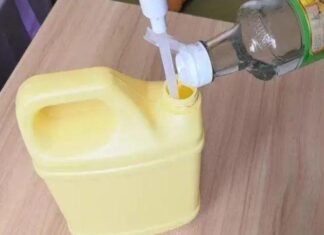 The Dynamic Duo: White Vinegar and Dish Soap Blast Away Tough Stains