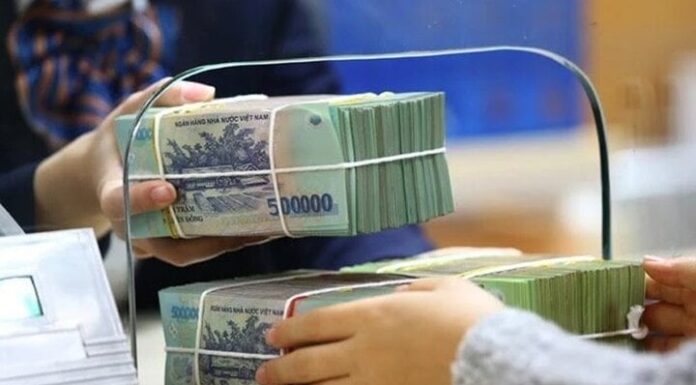 “The Saver’s Advantage: How to Maximize Your Interest Earnings, Even with Modest Savings”