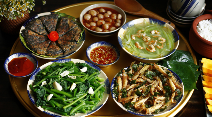 “Easy Home Entertaining” for Vietnamese Family Day: Simple Recipes, Deep Discounts on Ingredients
