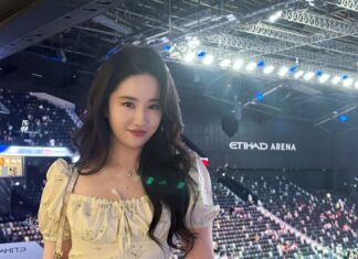 The Must-Have Style Staple: The Liú Yìfēi-Approved Top, Now Available in Vietnam at an Unbeatable Price.