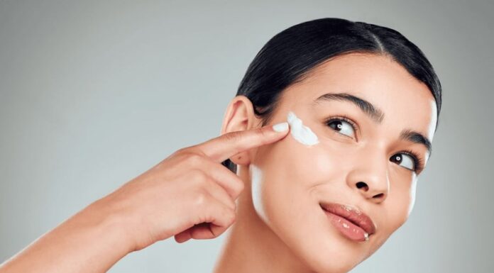 4 Common Mistakes Women Make When Applying Sunscreen in Winter