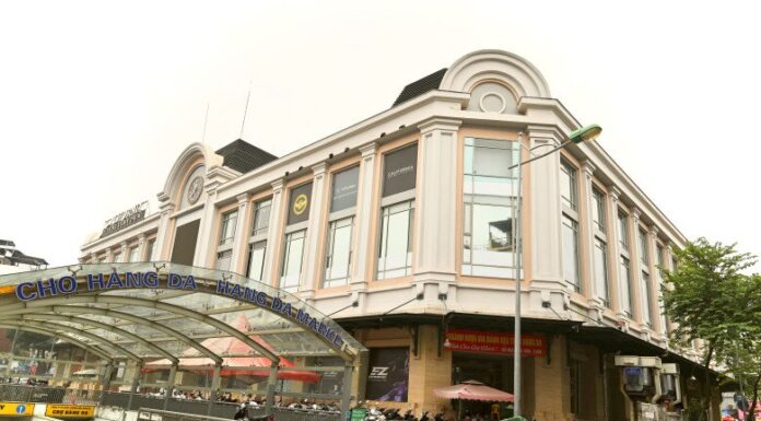 The Once-Bustling Marketplace in the Heart of the Old Quarter: From Vibrant to Vacant.