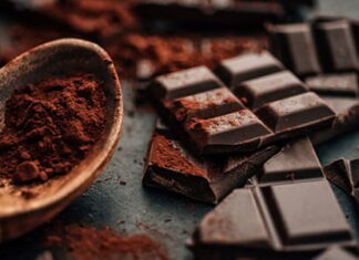 7 Anti-Aging Superfoods for Glowing Skin: Revamp Your Daily Menu for a Youthful You