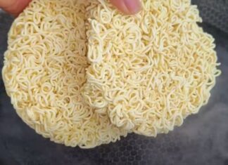 The Great Tomato Soup Mystery: Why is Instant Noodles Colloquially Known as “Mì Tôm” in Vietnam?