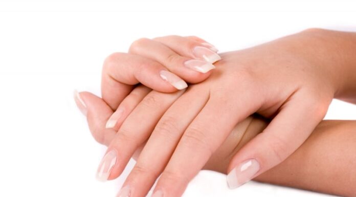 The Ultimate Guide: 5 Simple Tips for Stronger, Healthier Nails at Home