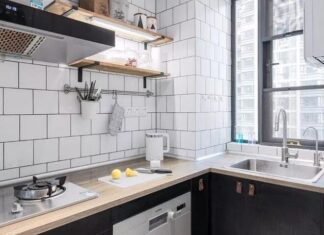 A Tiled Backsplash is Old News – These 4 Modern Alternatives Will Keep Your Kitchen Clean and Beautiful