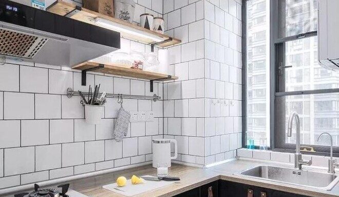 A Tiled Backsplash is Old News – These 4 Modern Alternatives Will Keep Your Kitchen Clean and Beautiful
