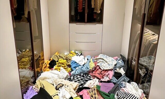 The Ultimate Guide to a New You: 5 Items to Toss from Your Closet on the Last Day of 2024 for a Fresh Start