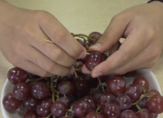 The Easiest Way to Peel a Grape: Using Just a Toothpick