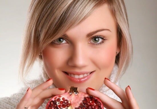 The Power of Pomegranate: 3 Masks to Nourish and Slow Aging