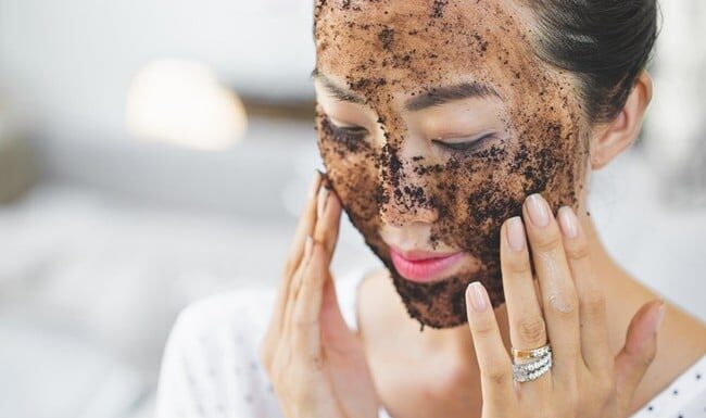 The Ultimate Guide to Face Washing: 6 Mistakes That Are Aging Your Skin