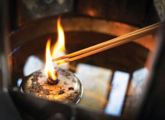 The Optimal Number of Incense Sticks to Burn for Caishen: Unveiling the Secret to an Auspicious Offering