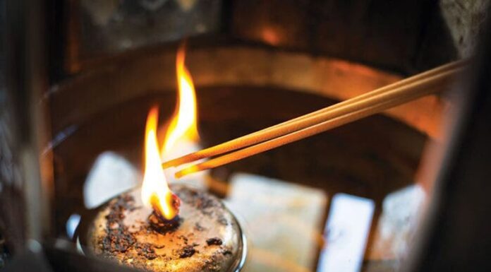 The Optimal Number of Incense Sticks to Burn for Caishen: Unveiling the Secret to an Auspicious Offering