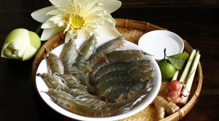 The Secret to the Perfect Boil: A Bright Red and Succulent Shrimp Delight