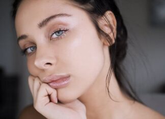 5 Makeup Mistakes That Age Your Face