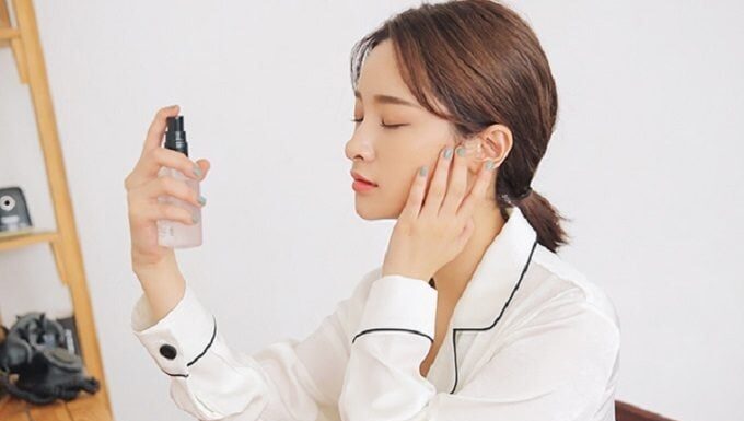 The Hidden Dangers of Facial Mists: 4 Common Mistakes and Their Unwanted Effects