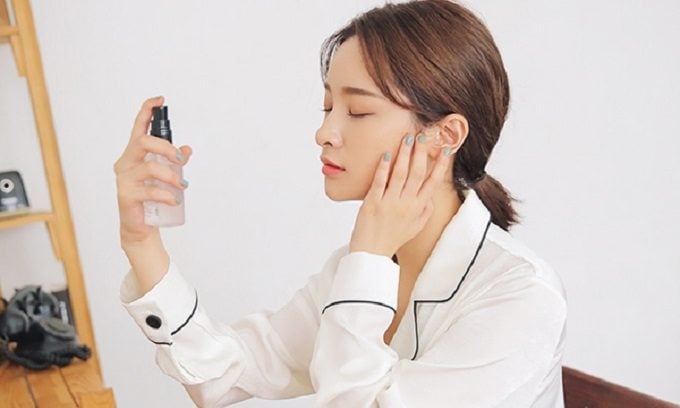 The Hidden Dangers of Facial Mists: 4 Common Mistakes and Their Unwanted Effects
