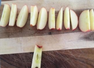 The Secret to Crisp and Juicy Apples: A Guide to Keeping Your Fruit Fresh All Day Long