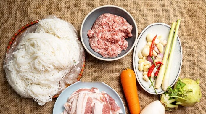 The Ultimate Guide to Making Delicious Hanoi-Style Vermicelli and Grilled Pork at Home: A Super Simple Recipe