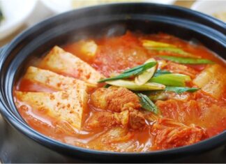 The Ultimate Guide to Making Delicious Kimchi Soup: A Flavorful Experience You’ll Never Forget