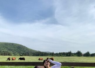 The Ultimate Guide to Creating Super Cute and Feminine Outfits with Cardigans This Season