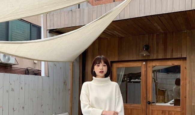 The Ultimate Guide: 4 Winter Office Skirt Styles to Keep You Cozy and Chic This Season