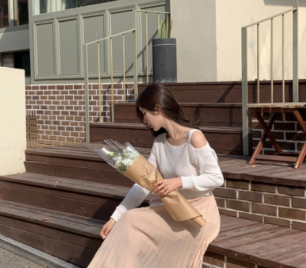 The Ultimate Guide to Figure-Flattering Shoes: 4 Flat Styles Every Woman Needs in Her Wardrobe