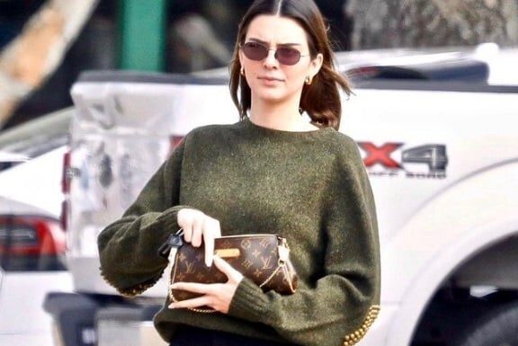 The World’s Super Model Suggests 10 Easy Yet Chic Ways to Mix and Match Your Winter Wardrobe