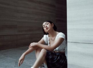 5 Fashion-Forward Tips for Styling Socks Like a Pro This Chill Season