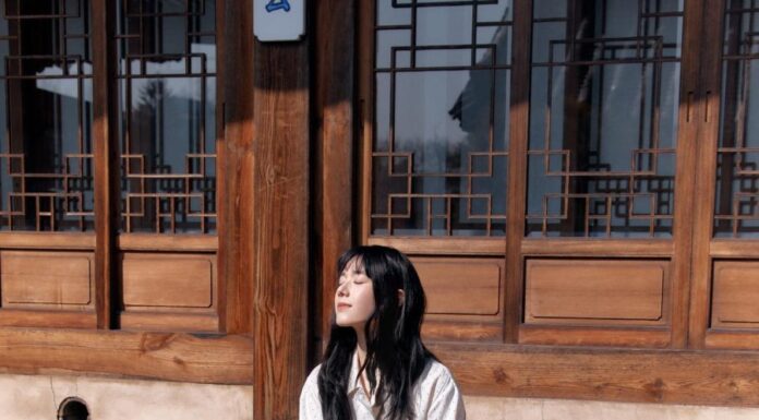 The Supporting Actress: Uncovering Her Off-Screen Style Sensibilities