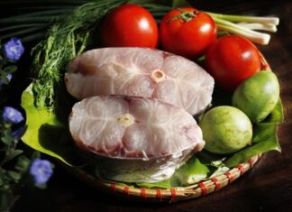 The Secret to a Perfect Sweet and Savory Fish Soup: A Master Chef’s Guide to Enhancing the Flavor and Aroma of This Delicacy.