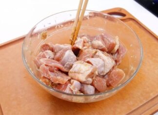 The Ultimate Guide to Creating a Delicious and Easy Chicken Pho: A Flavorful Twist on a Classic Dish