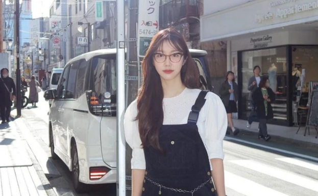 The Ultimate Age-Defying Wardrobe Hack: How to Look Fabulous at 30 Without Looking Like You’re Trying Too Hard